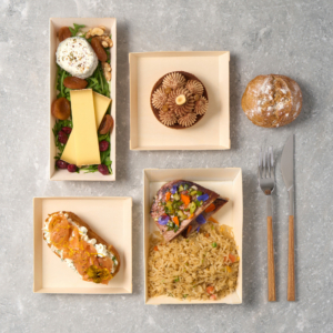Plateau repas steak de thon, riz sauté aux saveurs asiatiques