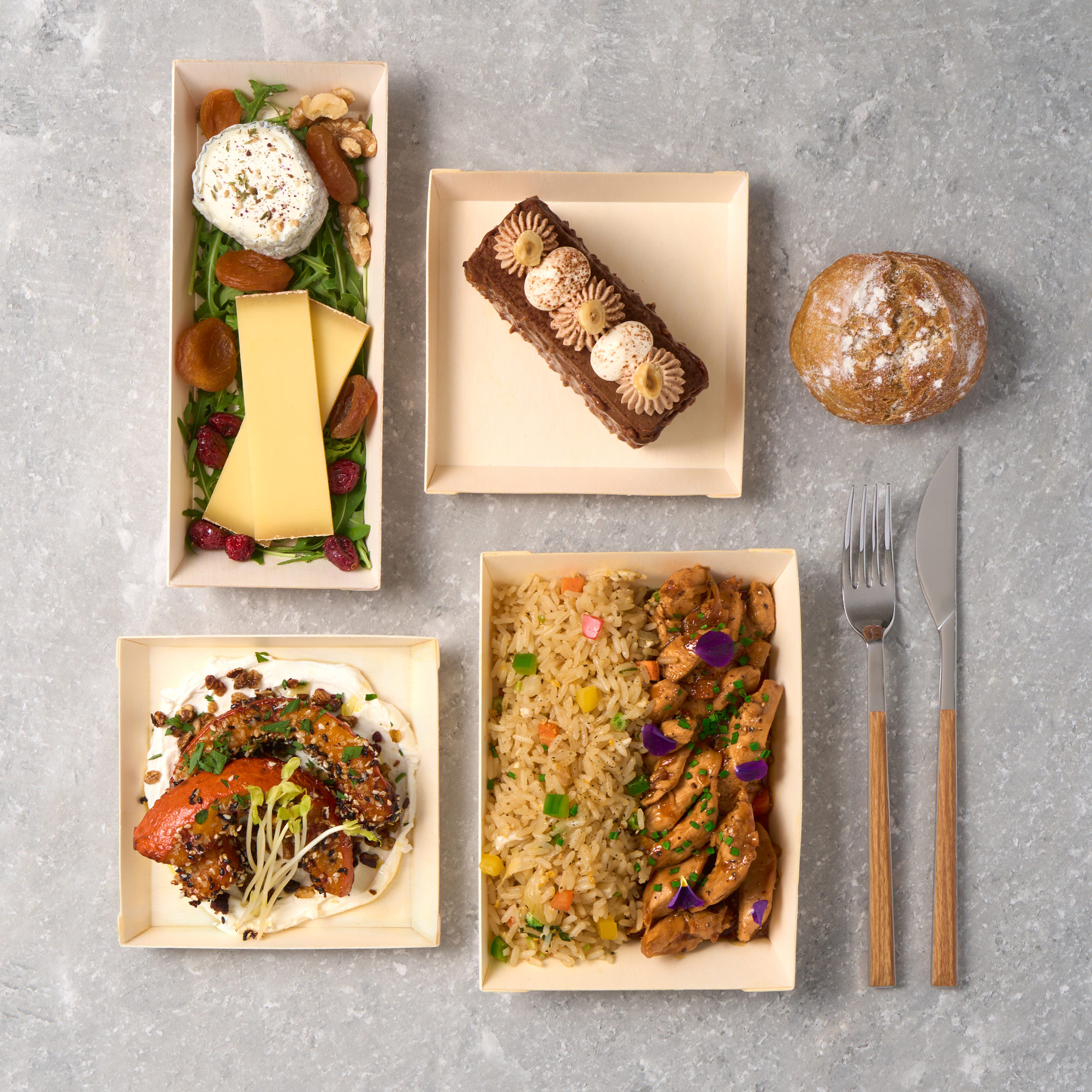 Plateau repas poulet caramélisé, riz aux saveurs asiatiques, gamme Premium — Maison Alexandre
